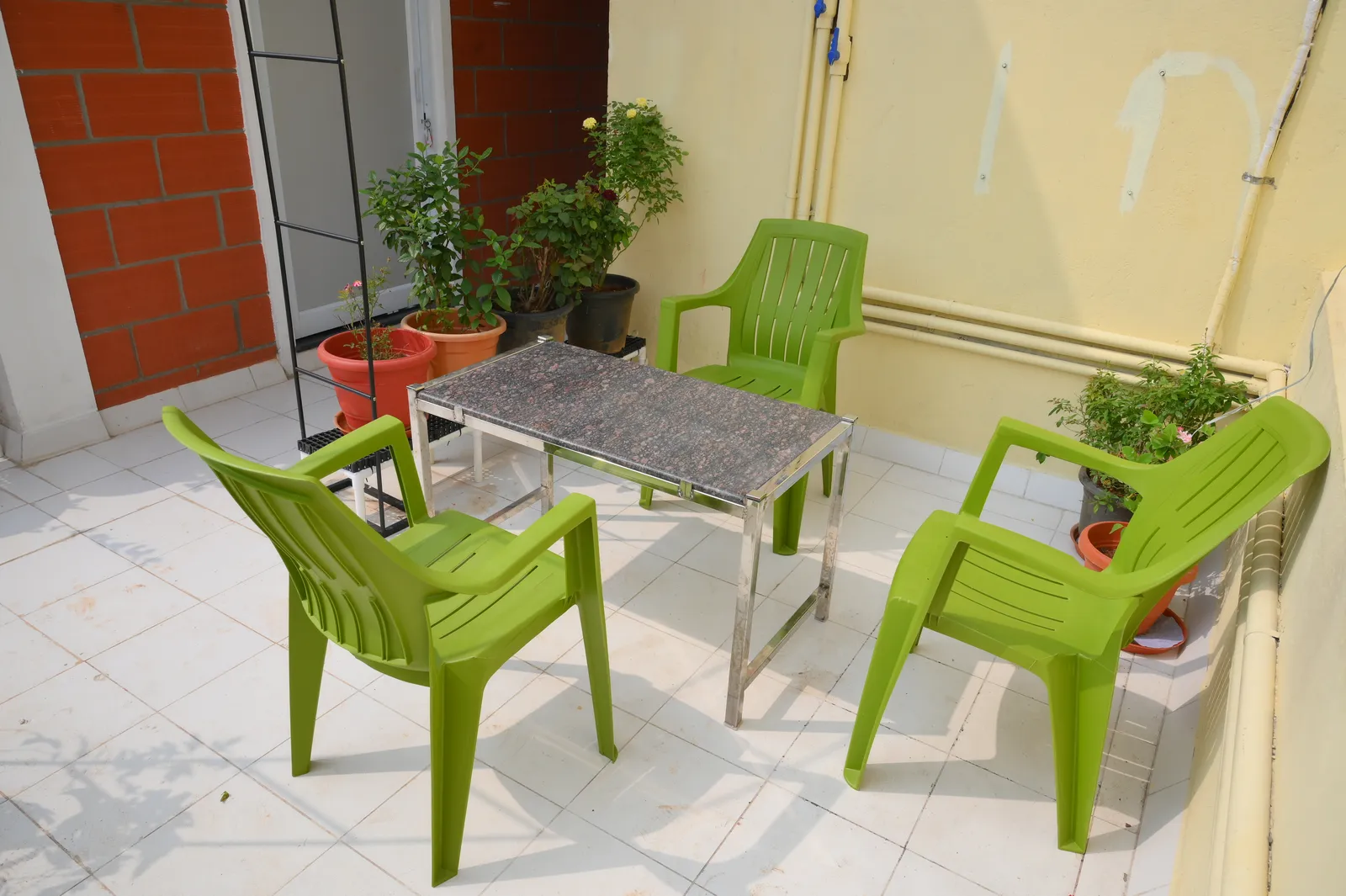 Chill-out lounge — alternate view